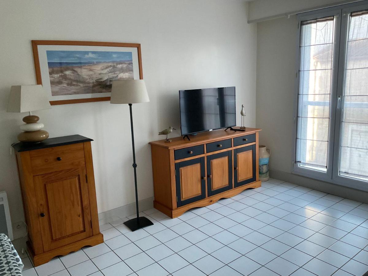 Appartement Centre Ville Pres Du Port Avec Parking Et Wifi La Rochelle  Luaran gambar