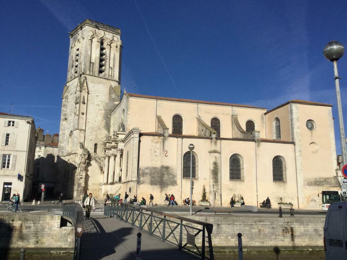 Appartement Centre Ville Pres Du Port Avec Parking Et Wifi La Rochelle  Luaran gambar