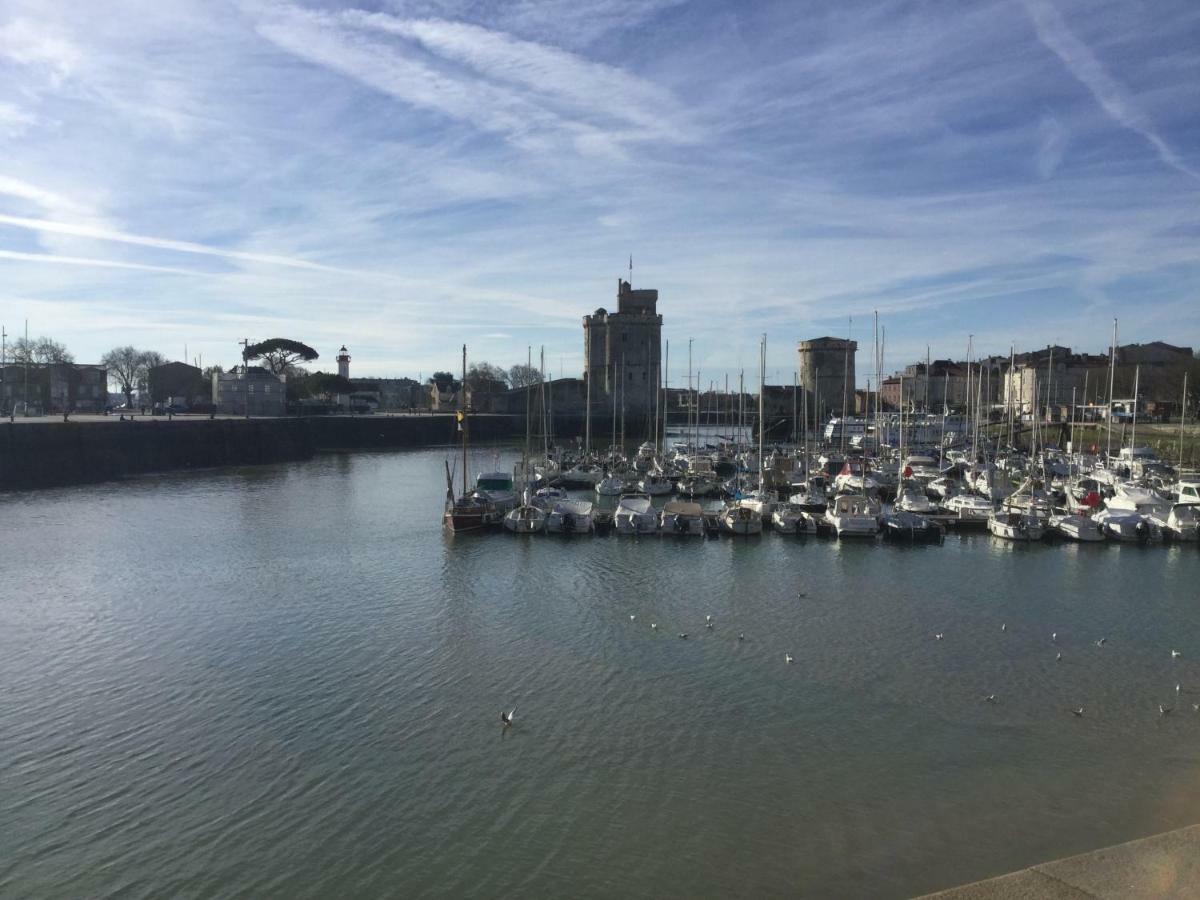 Appartement Centre Ville Pres Du Port Avec Parking Et Wifi La Rochelle  Luaran gambar