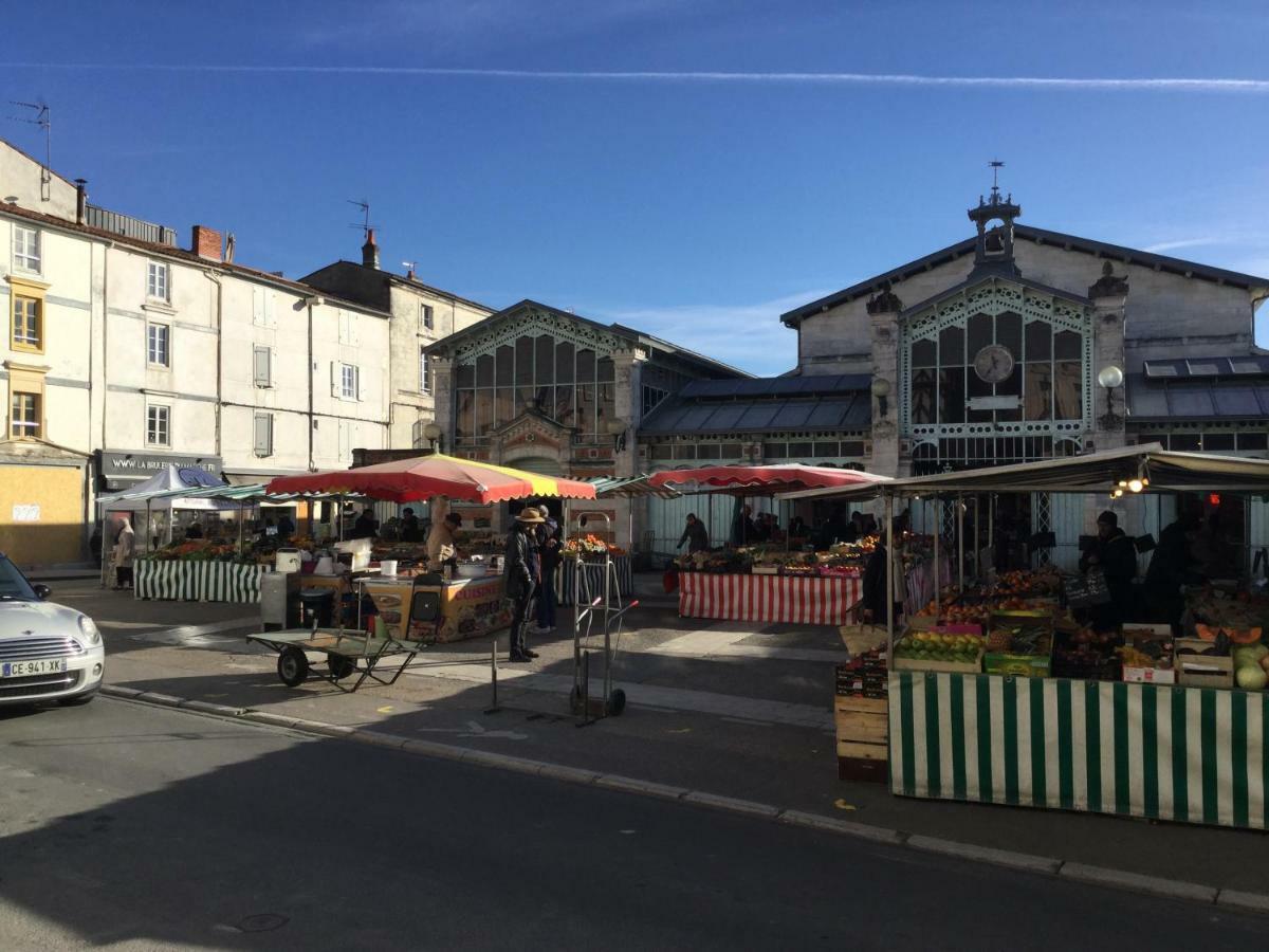 Appartement Centre Ville Pres Du Port Avec Parking Et Wifi La Rochelle  Luaran gambar